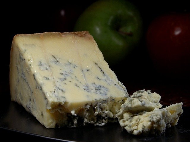 types of cheese: stichelton