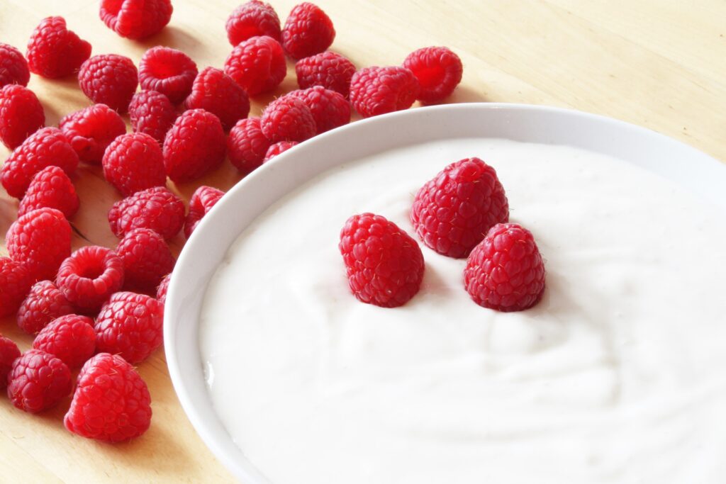 raspberries in yoghurt