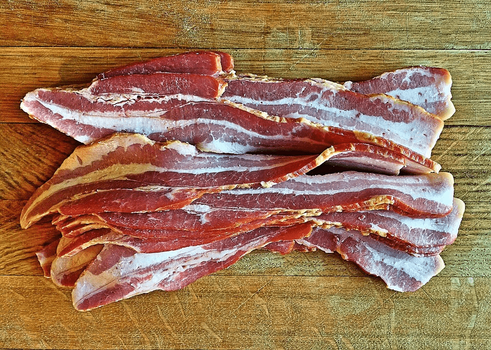 uncooked bacon rashers