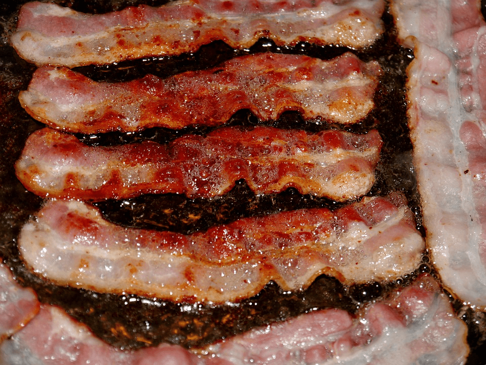 Here's How To Cook Bacon In An Air Fryer