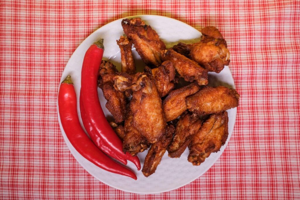 crispy chicken wings with chilis
